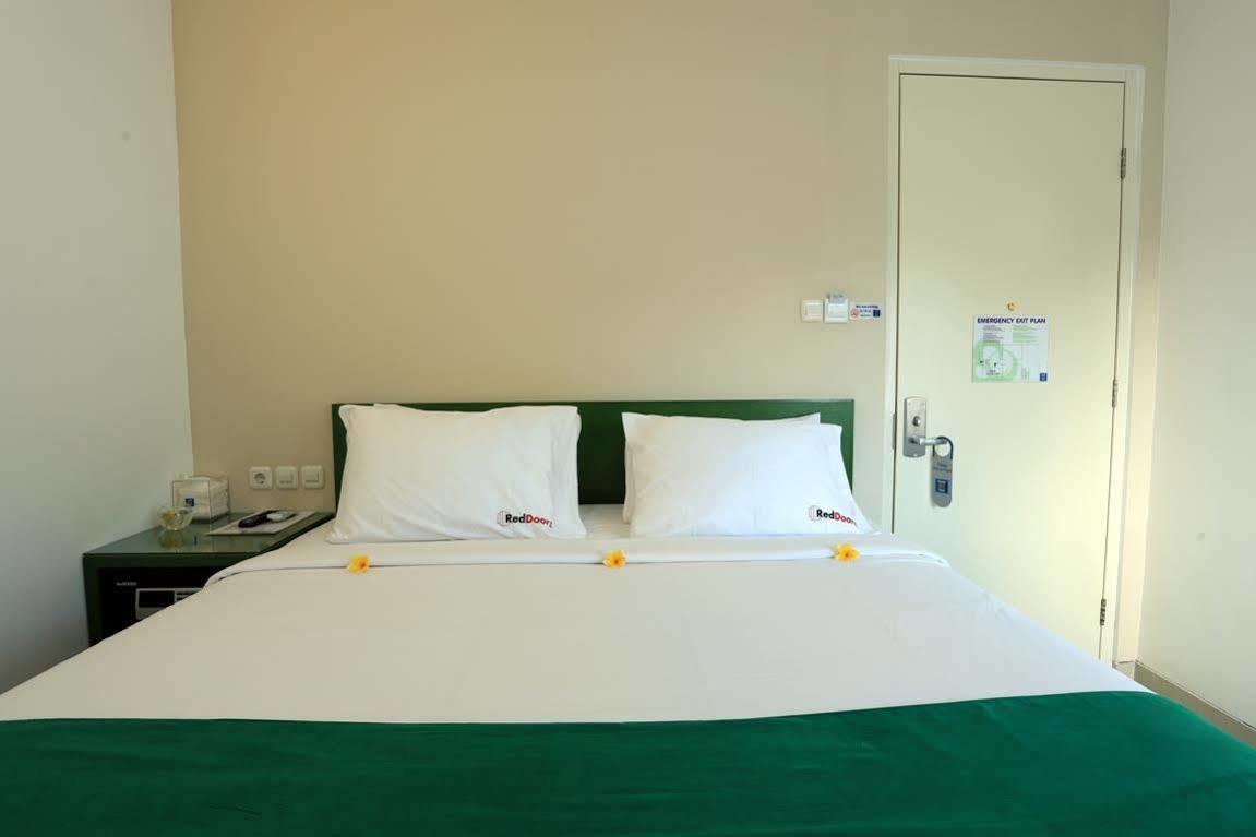 Reddoorz Near Pantai Jerman Hotell Kuta Lombok Exteriör bild